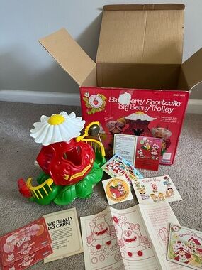 Strawberry Shortcake Big Berry Trolley - Rare, Vintage 1982 Toy